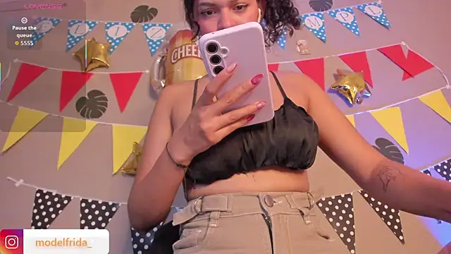 Snapshot of _frida1 chatting on 09-20-25, 01:34 frida1 online show from 09-20-25, 01:34