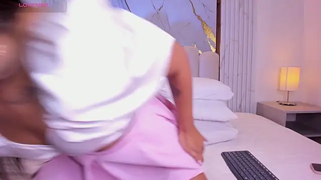 carolriveraa  online show from 12-16-24, 08:05