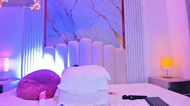 carolriveraa  online show from 03-01-25, 08:31