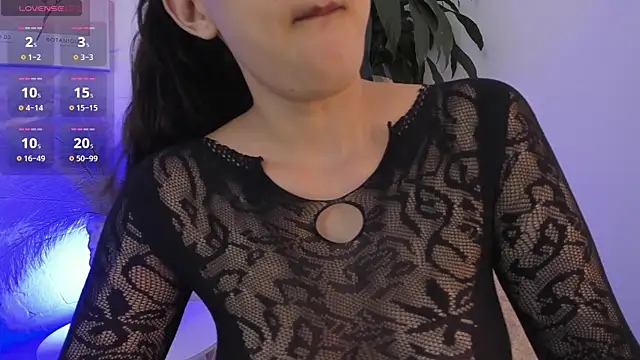 moll1e  online show from 03-21-25, 08:18