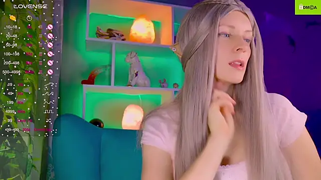 Snapshot of Flash_Summer chatting on 10-19-25, 12:44 Flash Summer online show from 10-19-25, 12:44