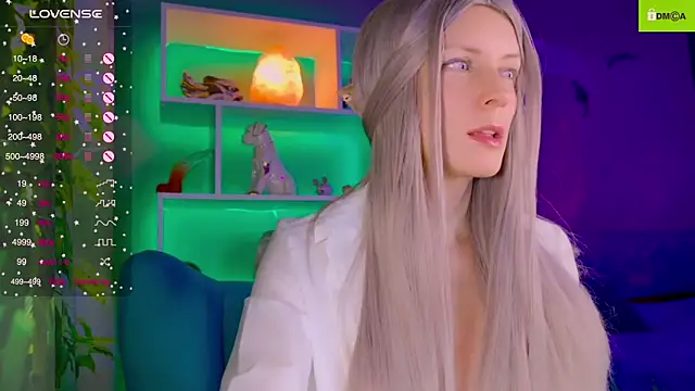 Snapshot of Flash_Summer chatting on 10-23-25, 12:43 Flash Summer online show from 10-23-25, 12:43