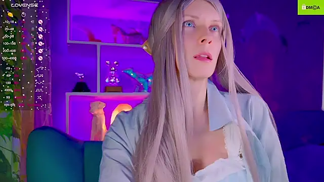 Snapshot of Flash_Summer chatting on 11-28-25, 01:19 Flash Summer online show from 11-28-25, 01:19