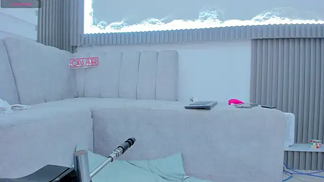 Apolo Bianco  online show from 10-29-25, 10:44