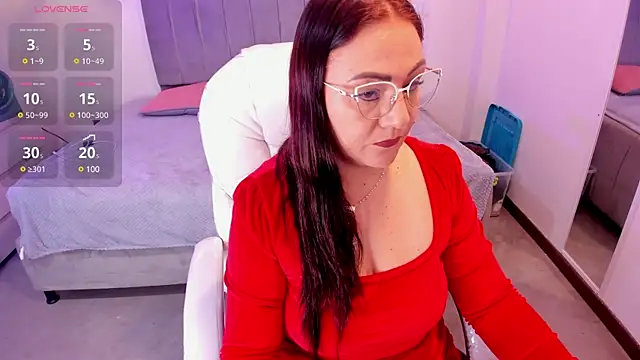 lady nylon  online show from 03-04-25, 12:22