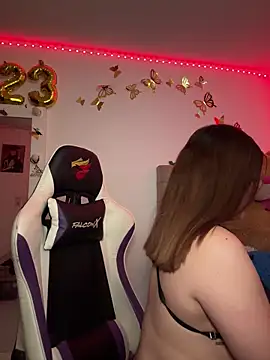 Jullieetta online show from 02-06-25, 12:43