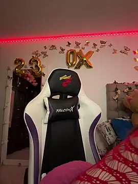 Jullieetta online show from 03-05-25, 12:16