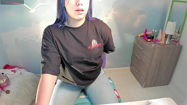 Snapshot of Nata_bernett chatting on 09-15-25, 12:10 Nata bernett online show from 09-15-25, 12:10