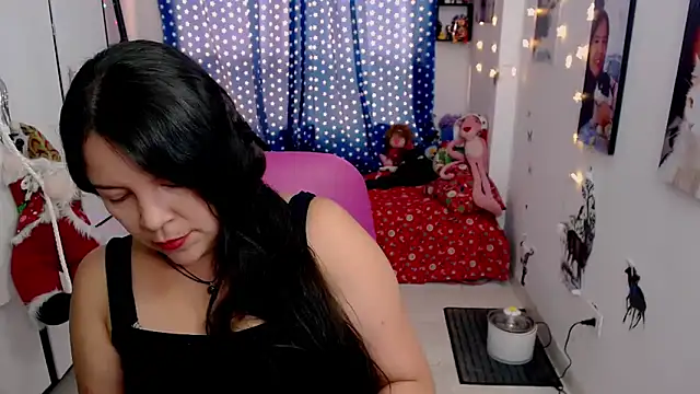 Snapshot of claryssa_ chatting on 12-12-24, 08:21 claryssa online show from 12-12-24, 08:21