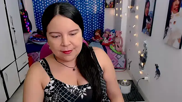 Snapshot of claryssa_ chatting on 01-12-25, 10:22 claryssa online show from 01-12-25, 10:22