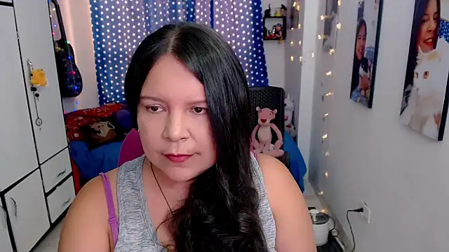 Snapshot of claryssa_ chatting on 11-11-25, 08:31 claryssa online show from 11-11-25, 08:31