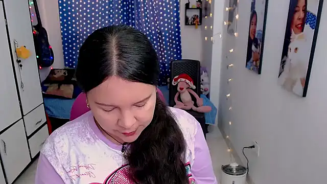 Snapshot of claryssa_ chatting on 12-04-25, 09:01 claryssa online show from 12-04-25, 09:01