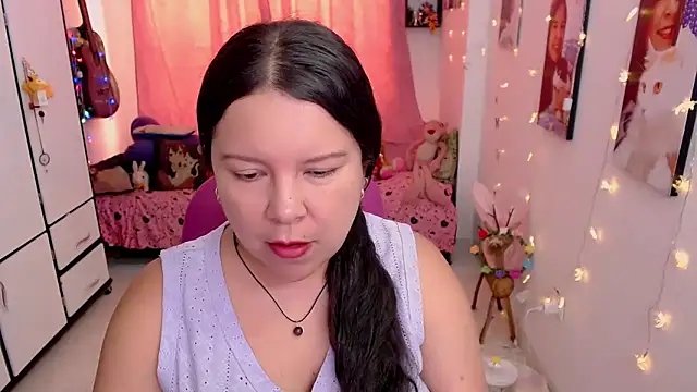 Snapshot of claryssa_ chatting on 05-01-26, 06:34 claryssa online show from 05-01-26, 06:34