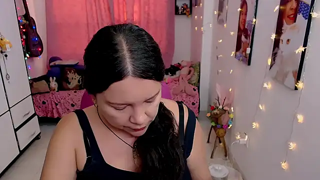 Snapshot of claryssa_ chatting on 05-04-26, 10:28 claryssa online show from 05-04-26, 10:28