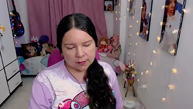 Snapshot of claryssa_ chatting on 05-16-26, 10:36 claryssa online show from 05-16-26, 10:36