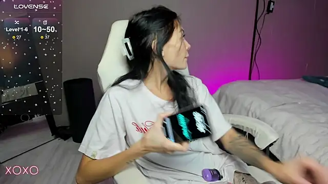 Snapshot of Mariella_Adamss chatting on 09-24-25, 01:47 Mariella Adamss online show from 09-24-25, 01:47