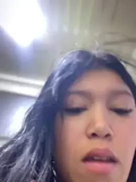 Snapshot of emily_rosse04 chatting on 11-02-25, 12:51 emily rosse04 online show from 11-02-25, 12:51