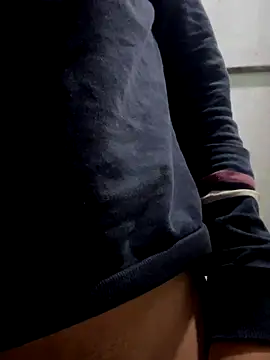 Snapshot of emily_rosse04 chatting on 11-14-25, 10:47 emily rosse04 online show from 11-14-25, 10:47