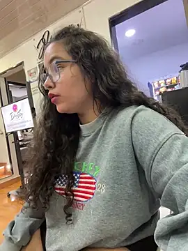 CurlyGirl 1 online show from 03-13-25, 06:34