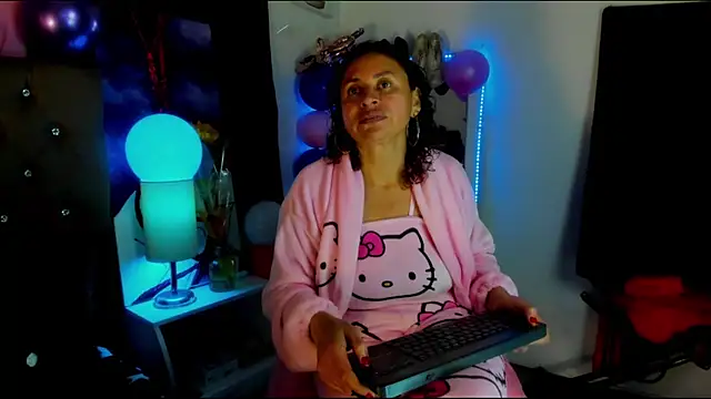 Snapshot of SheraHadee chatting on 03-11-25, 11:15 SheraHadee online show from 03-11-25, 11:15