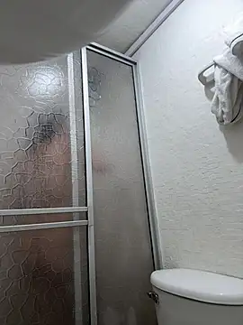 Snapshot of SheraHadee chatting on 03-19-25, 12:23 SheraHadee online show from 03-19-25, 12:23