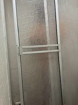 Snapshot of SheraHadee chatting on 09-18-25, 12:18 SheraHadee online show from 09-18-25, 12:18