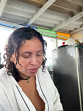 Snapshot of SheraHadee chatting on 09-22-25, 04:53 SheraHadee online show from 09-22-25, 04:53