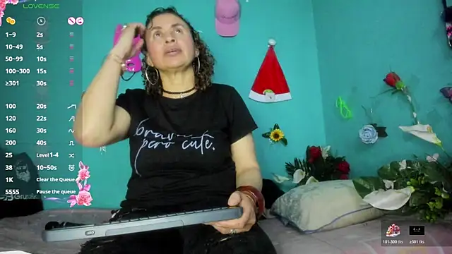 SheraHadee online show from 12-17-25, 05:02