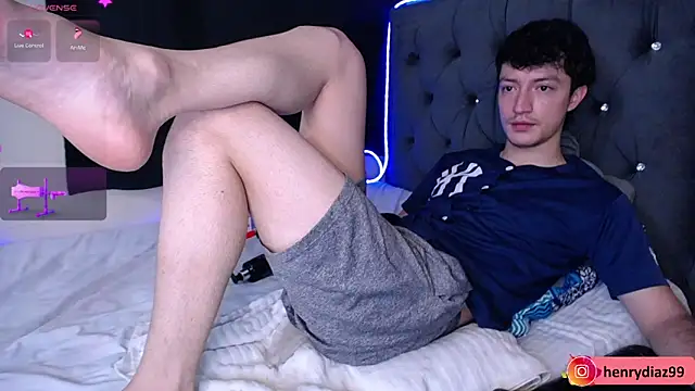 Snapshot of henry_diiaz chatting on 03-22-25, 02:47 henry diiaz online show from 03-22-25, 02:47