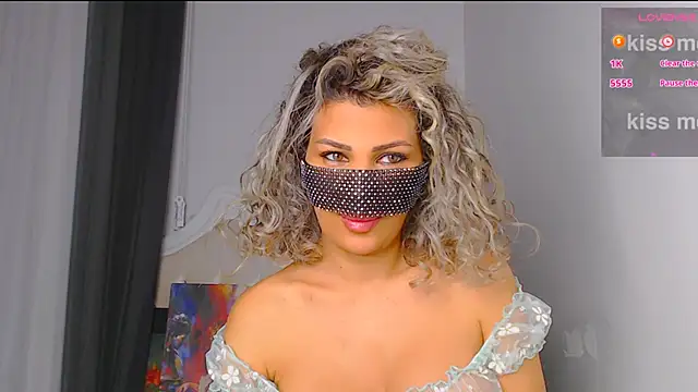 Turkish Latina online show from 01-10-25, 12:17