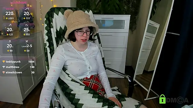 Snapshot of Melissa_Wells chatting on 12-18-24, 03:26 Melissa Wells online show from 12-18-24, 03:26