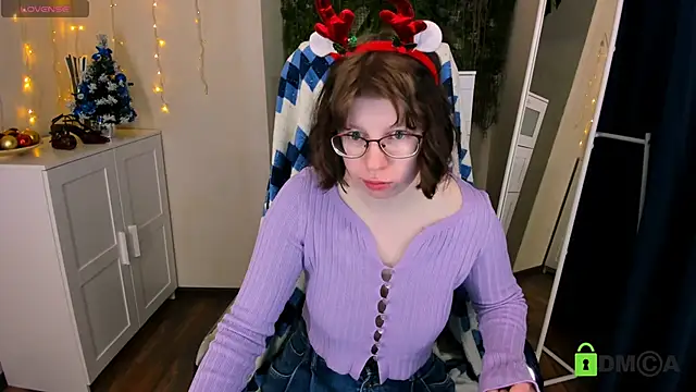 Snapshot of Melissa_Wells chatting on 12-18-24, 08:36 Melissa Wells online show from 12-18-24, 08:36