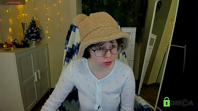 Snapshot of Melissa_Wells chatting on 12-20-24, 08:34 Melissa Wells online show from 12-20-24, 08:34