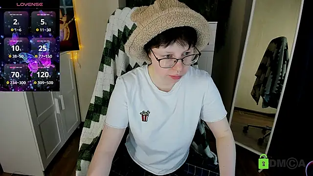 Snapshot of Melissa_Wells chatting on 09-11-25, 05:07 Melissa Wells online show from 09-11-25, 05:07