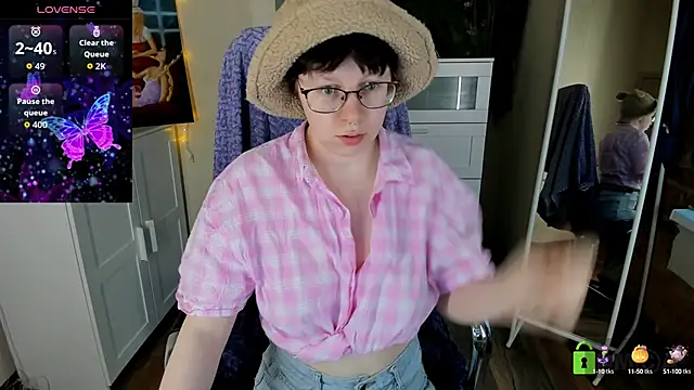 Snapshot of Melissa_Wells chatting on 09-19-25, 03:34 Melissa Wells online show from 09-19-25, 03:34