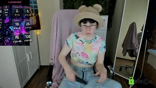 Snapshot of Melissa_Wells chatting on 09-20-25, 03:13 Melissa Wells online show from 09-20-25, 03:13