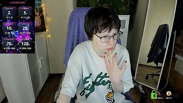 Snapshot of Melissa_Wells chatting on 09-30-25, 08:47 Melissa Wells online show from 09-30-25, 08:47