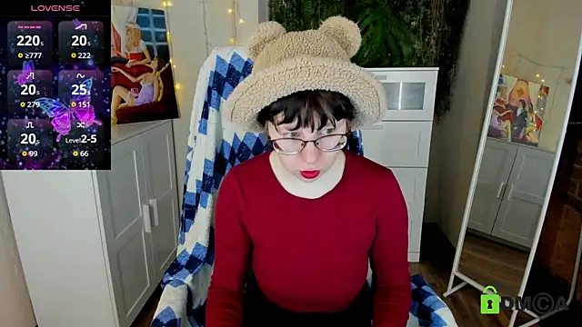 Snapshot of Melissa_Wells chatting on 10-15-25, 02:39 Melissa Wells online show from 10-15-25, 02:39