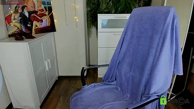 Snapshot of Melissa_Wells chatting on 10-21-25, 09:04 Melissa Wells online show from 10-21-25, 09:04