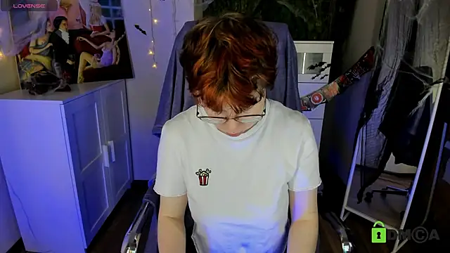 Snapshot of Melissa_Wells chatting on 10-28-25, 08:33 Melissa Wells online show from 10-28-25, 08:33