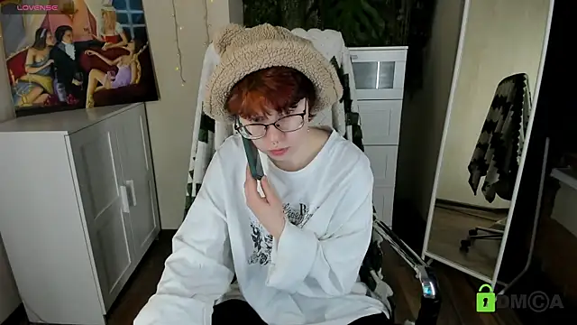 Melissa Wells online show from 11-21-25, 03:54