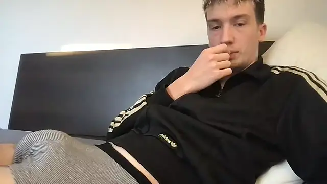 Snapshot of hungandfun05 chatting on 12-29-24, 02:31 hungandfun05 online show from 12-29-24, 02:31