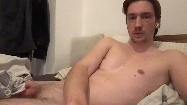 Snapshot of hungandfun05 chatting on 01-09-26, 11:06 hungandfun05 online show from 01-09-26, 11:06