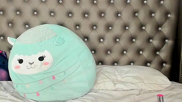 NadiaLyla online show from 07-03-26, 03:02