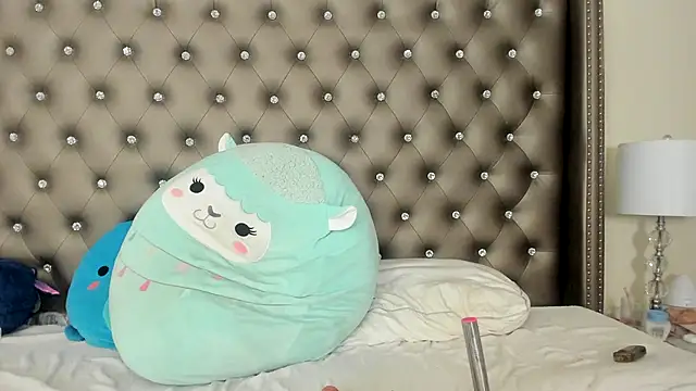 NadiaLyla online show from 07-18-26, 03:22