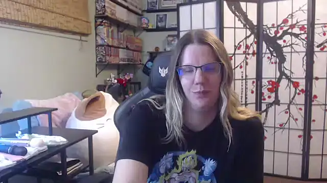 Sarahtineke online show from 02-17-26, 03:25