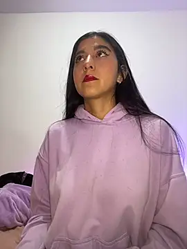 Snapshot of BubbleGumm_ chatting on 02-19-25, 01:51 BubbleGumm online show from 02-19-25, 01:51