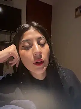 Snapshot of BubbleGumm_ chatting on 03-03-25, 11:56 BubbleGumm online show from 03-03-25, 11:56