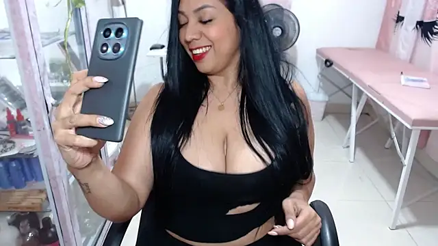 Snapshot of titsbiglovers chatting on 06-09-26, 11:27 titsbiglovers online show from 06-09-26, 11:27