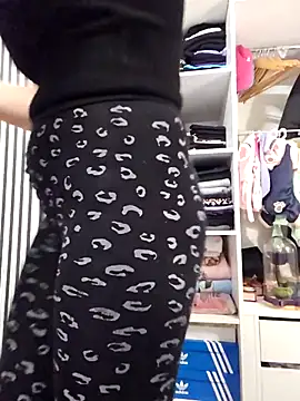 Snapshot of AnaFoxxy chatting on 11-27-25, 08:05 AnaFoxxy online show from 11-27-25, 08:05